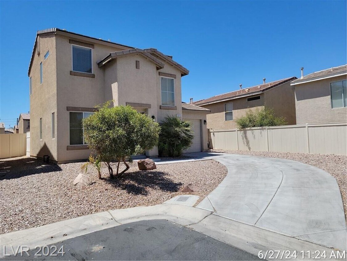 Primary Photo - CUTE SUNRISE MANOR HOME LOCATED AT END OF ...