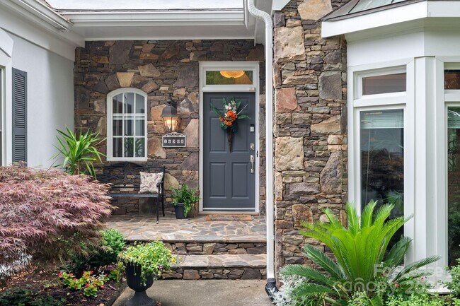 Building Photo - 16308 Autumn Creek Ct