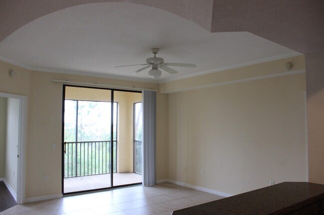 Foto del edificio - ANNUAL RENTAL - POSITANO PLACE- 2 BED/2 BA...