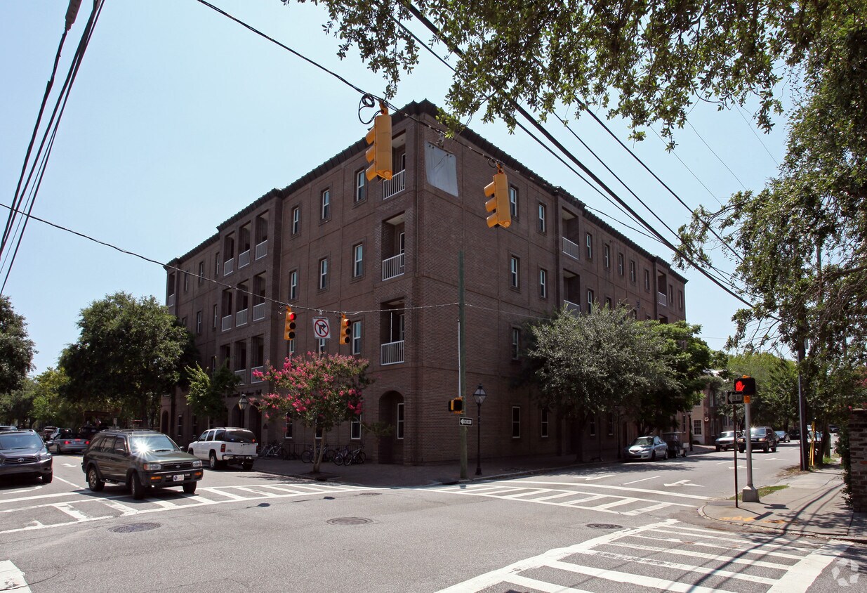 Foto del edificio - Glen McConnell Residence Hall