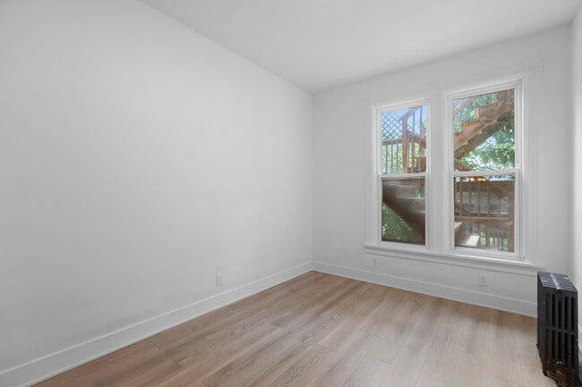 Building Photo - 1828 N Whipple St