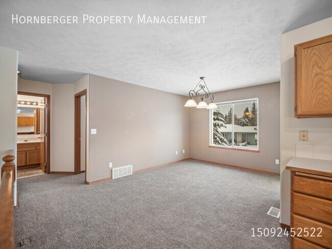 Foto del edificio - 8809 N Pamela St