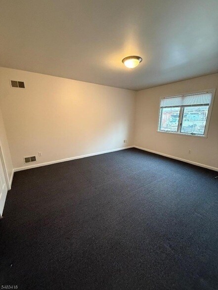 Building Photo - 360 Ridge Rd