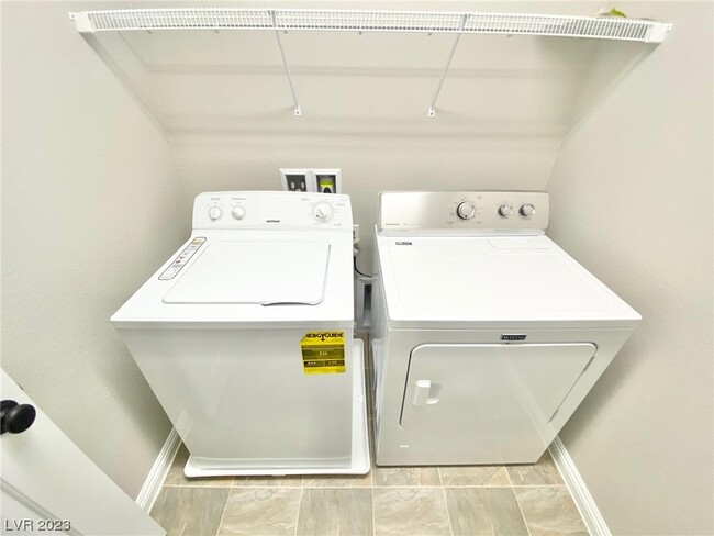 Building Photo - 9845 Dryden Ct