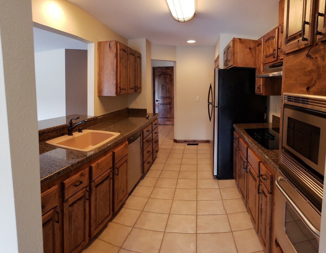 Primary Photo - Incredible 2 bedroom Condominium with Rive...