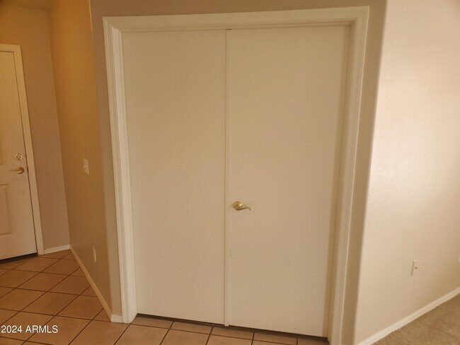 Foto del edificio - 10518 W Foothill Dr