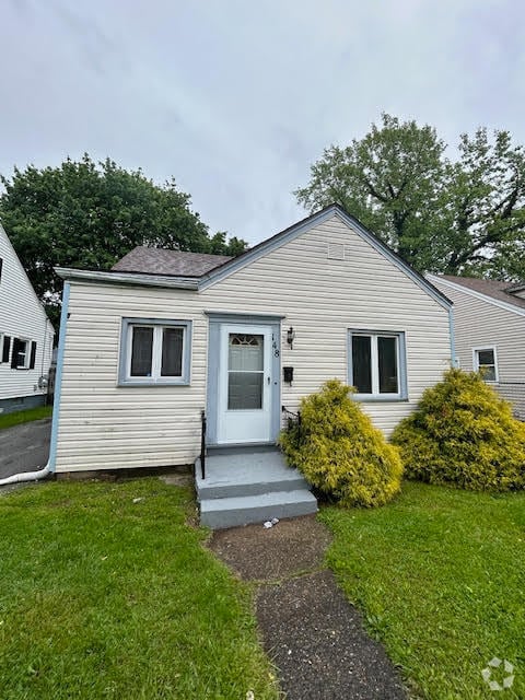 Building Photo - 148 Midland Ave