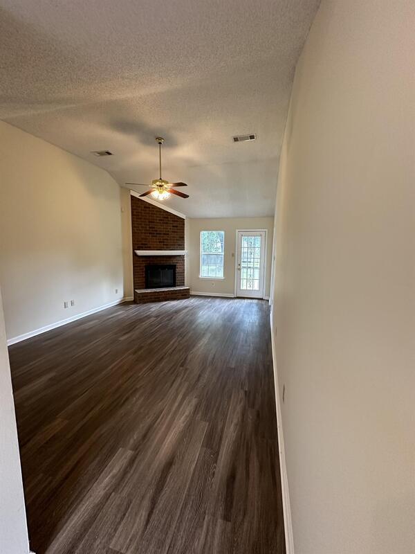 Building Photo - 1255 Grange Way Dr