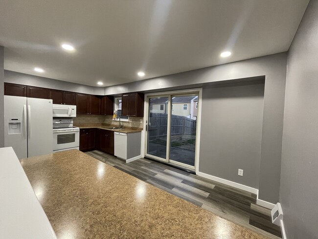 Building Photo - 5219 Leeward Rd