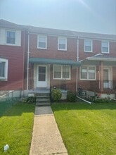 Building Photo - 429 Oakwood Rd