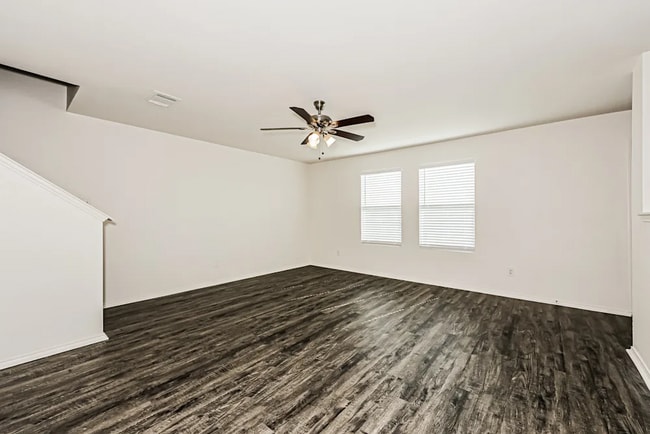 Foto del edificio - 6831 Brookglen Ln