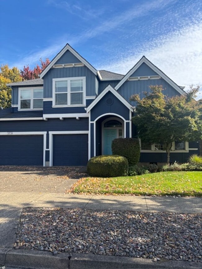 Building Photo - Wonderfully Designed Craftsman Home with P...