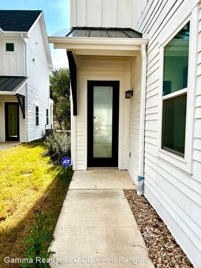 Building Photo - 2 br, 2.5 bath House - 267 Lourdes Unit #A