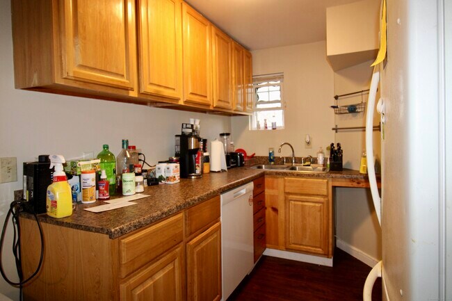 Foto del edificio - 38 Denison Ave