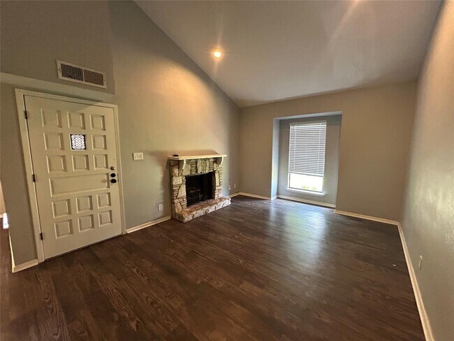 Foto del edificio - 1703 Timberwood Dr
