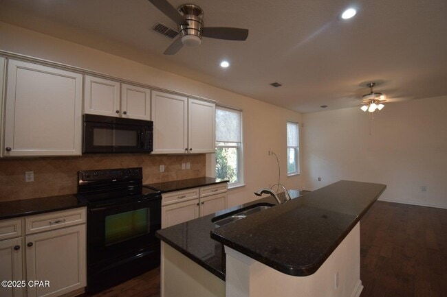 Building Photo - 231 Turtle Cove