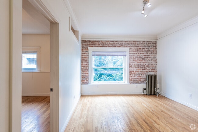 1 BR, 1 BA - Raymond Apartments