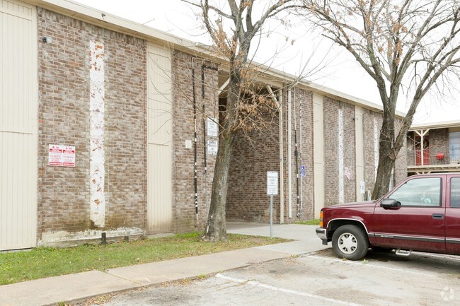 Ashton Place Apartments - The Marisol Apartments