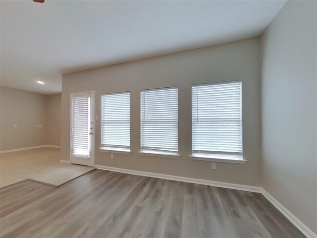 Building Photo - 12711 Plummersville St