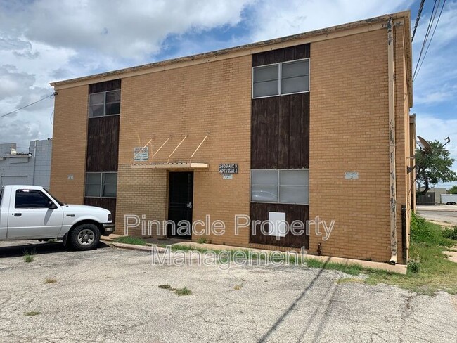 Foto del edificio - 2409 W Avenue N