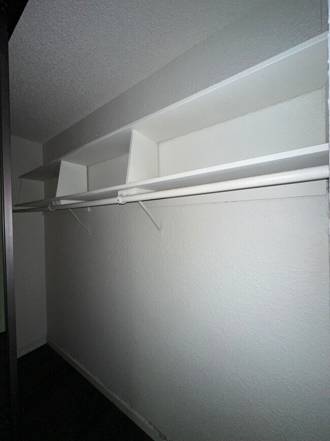 Foto del edificio - 9121 Nasreen Dr