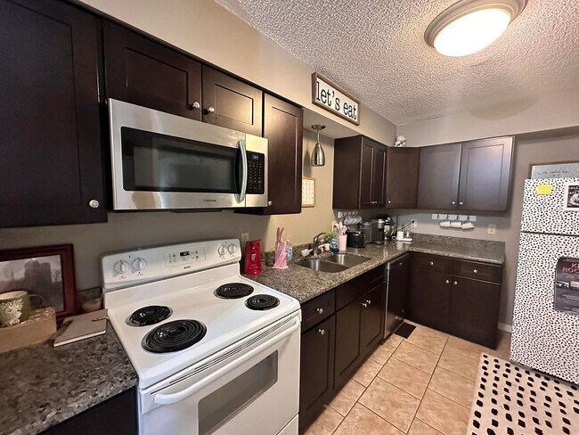 Foto del edificio - 2033 N Economy Rd