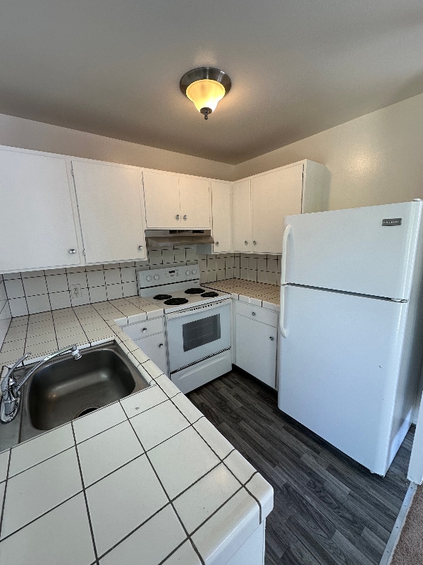 Building Photo - 472 Lincoln Cir