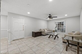 Building Photo - 7900 Westheimer Rd