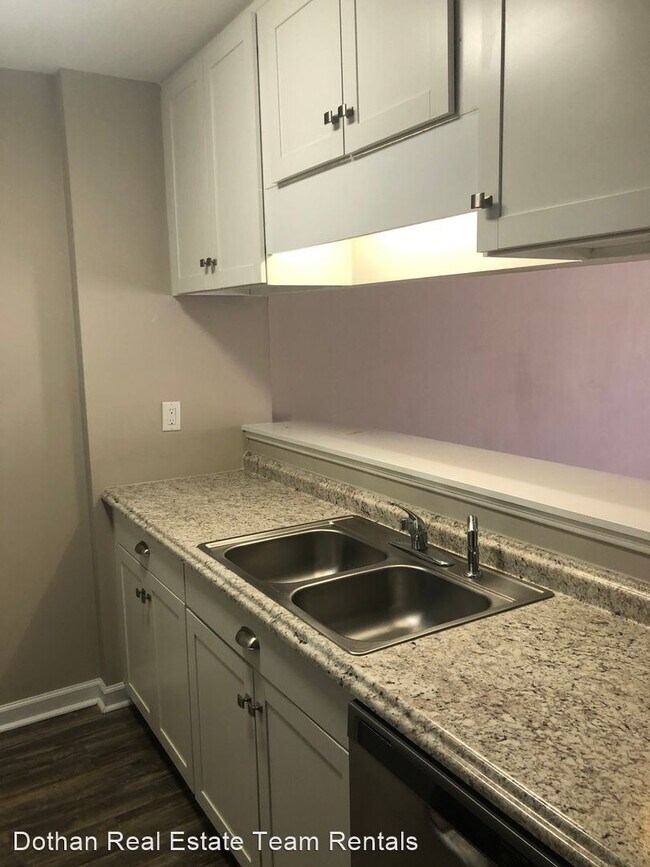 Building Photo - 2 br, 1.5 bath House - 116 Timbers Dr.