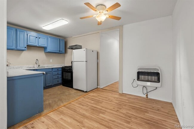Building Photo - 14875 Dolphin St