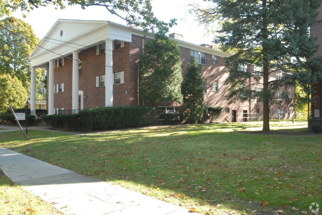 317323 W 8th St, Plainfield, NJ 07060 Apartments in Plainfield, NJ