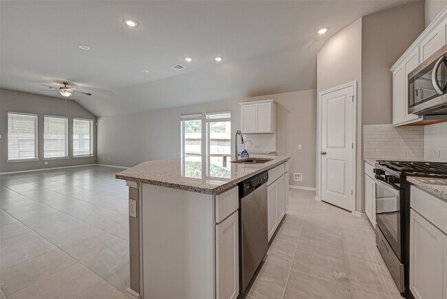 Building Photo - 32013 Towering Birch Trl