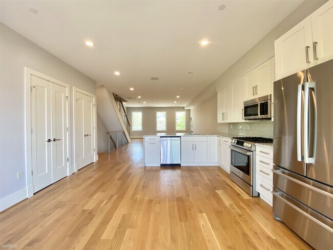 Building Photo - 3 br, 2.5 bath Condo - 733 Princeton Place...