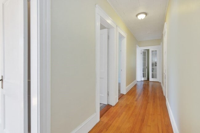 Building Photo - 135-137 Swan St