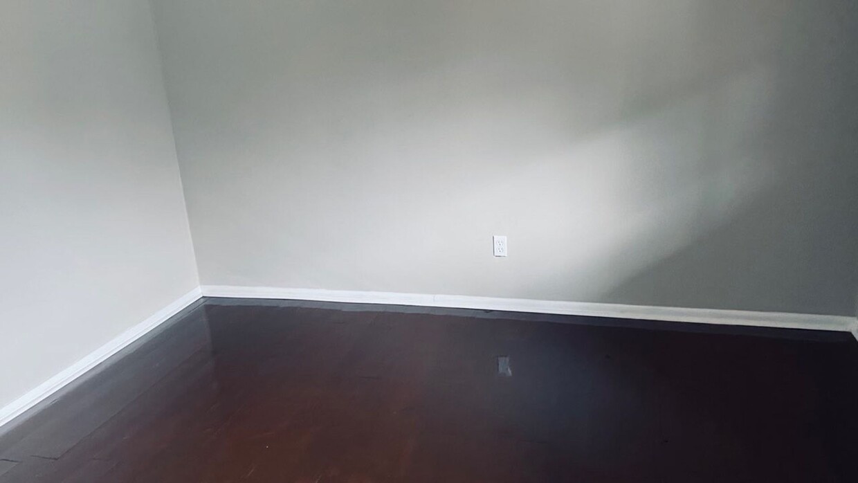 Primary Photo - Monthly Paid Rent