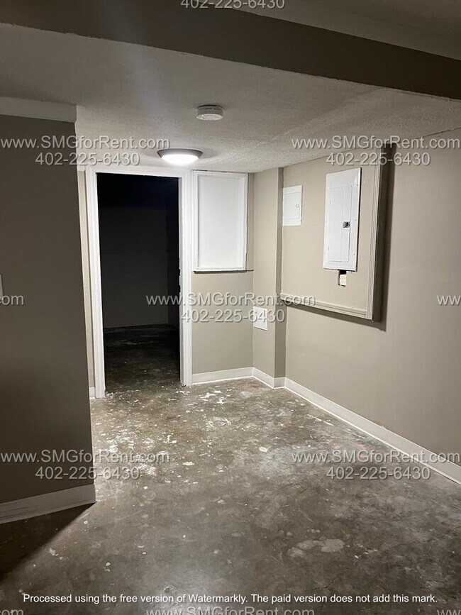Building Photo - 7529 Richmond Dr