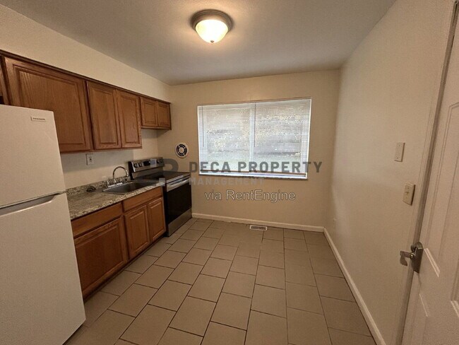Foto del edificio - 9910 Broadmoor Dr