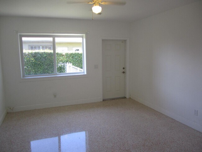 Living room - 1172 NE 111th St