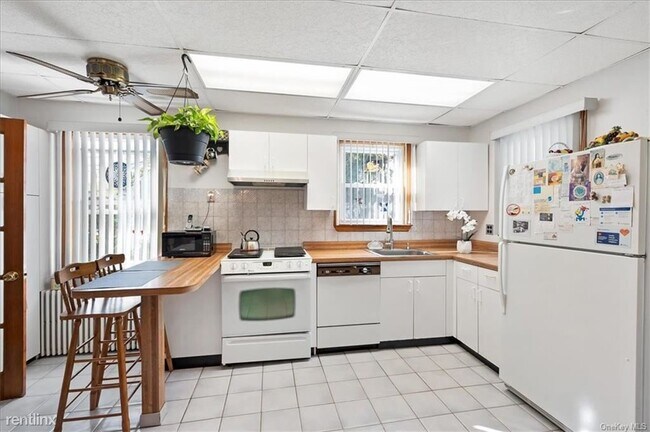 Foto del edificio - 1 br, 1 bath House - 818 Lester Ave