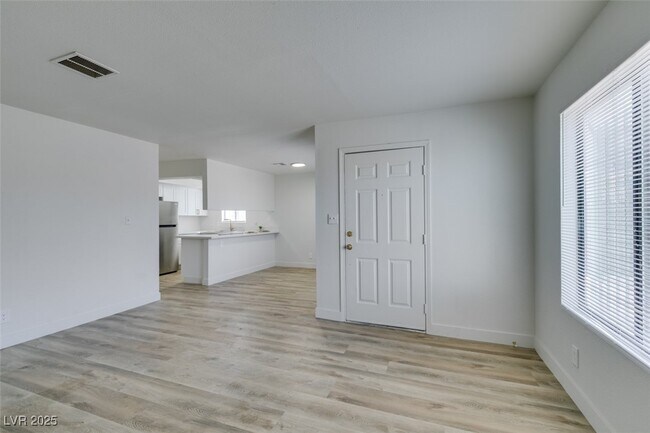 Foto del edificio - 6932 Kilgore Dr