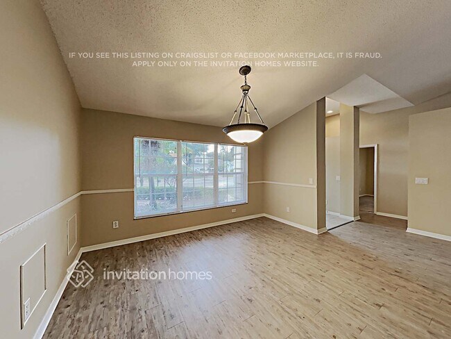 Foto del edificio - 1402 Bent Oaks Blvd