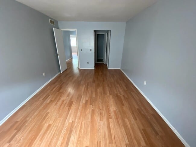 Building Photo - 9 Coriander Dr