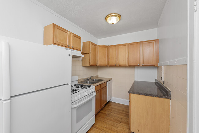 Building Photo - 1717 W North Shore Ave