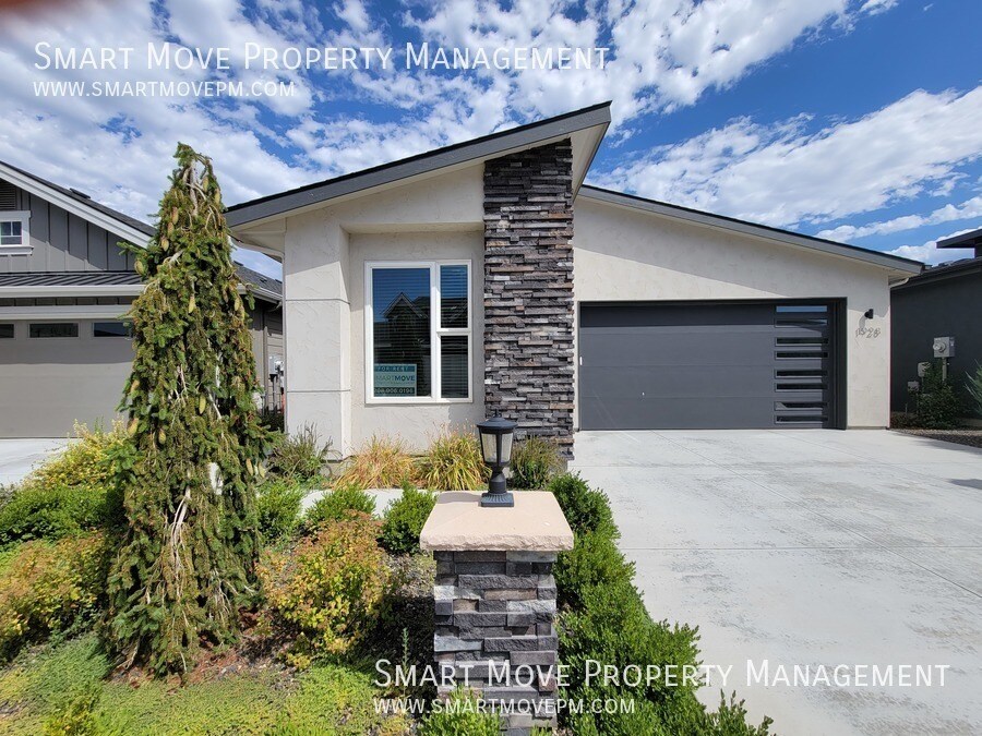 Primary Photo - Single level, 3 bed in Pine 43