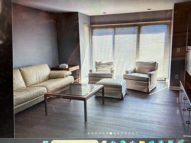 Foto del edificio - 350 Grovers Ave