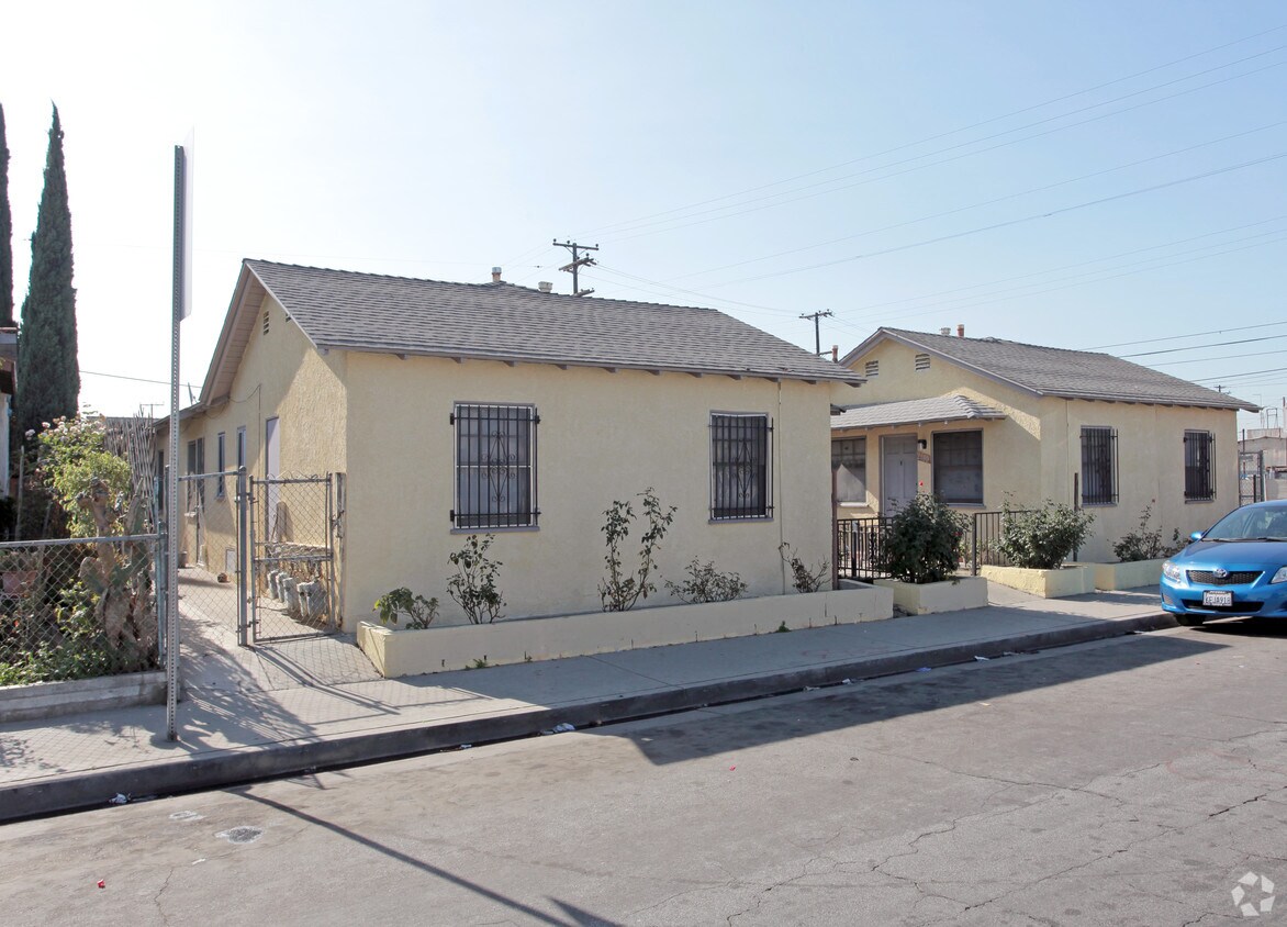 Primary Photo - 2400-2404 Palm Pl
