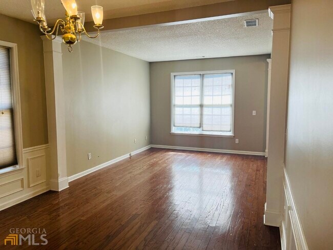 Foto del edificio - 3469 Davenport Park Ln