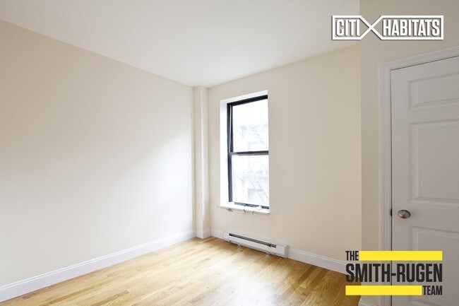 Building Photo - 71 W 107th St