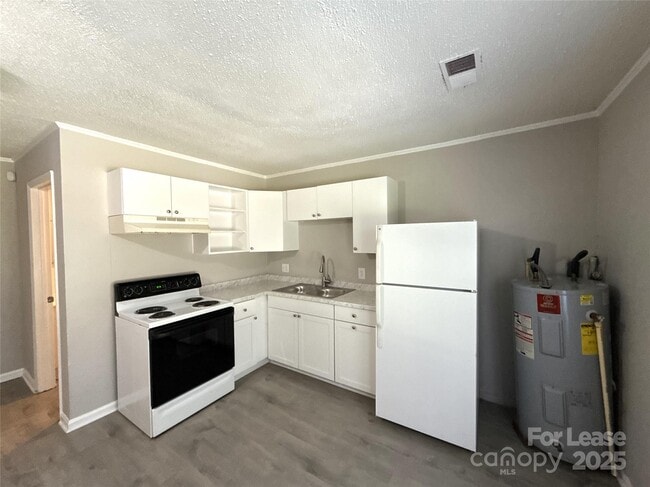 Foto del edificio - 609 W Davidson Ave