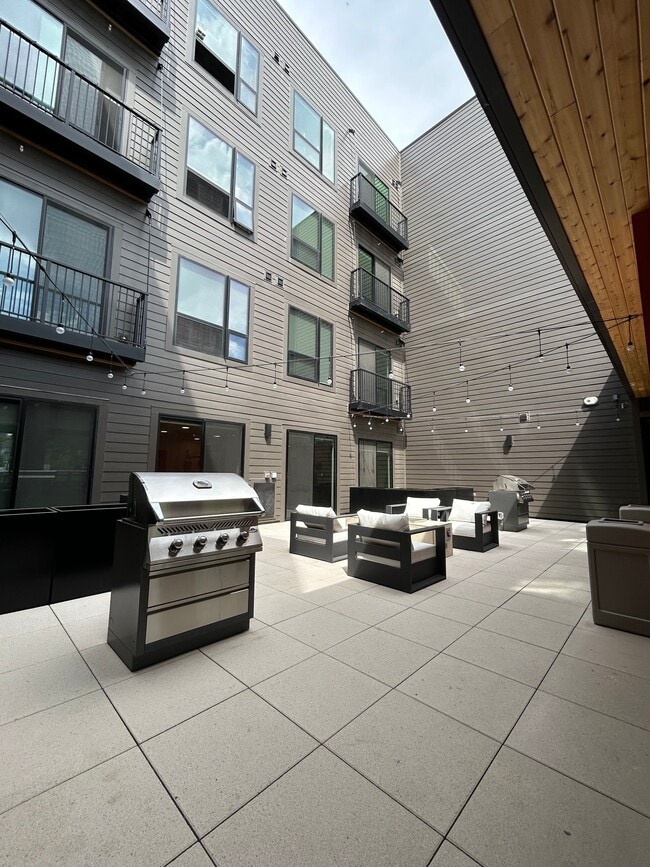 Building Photo - Boho Flats